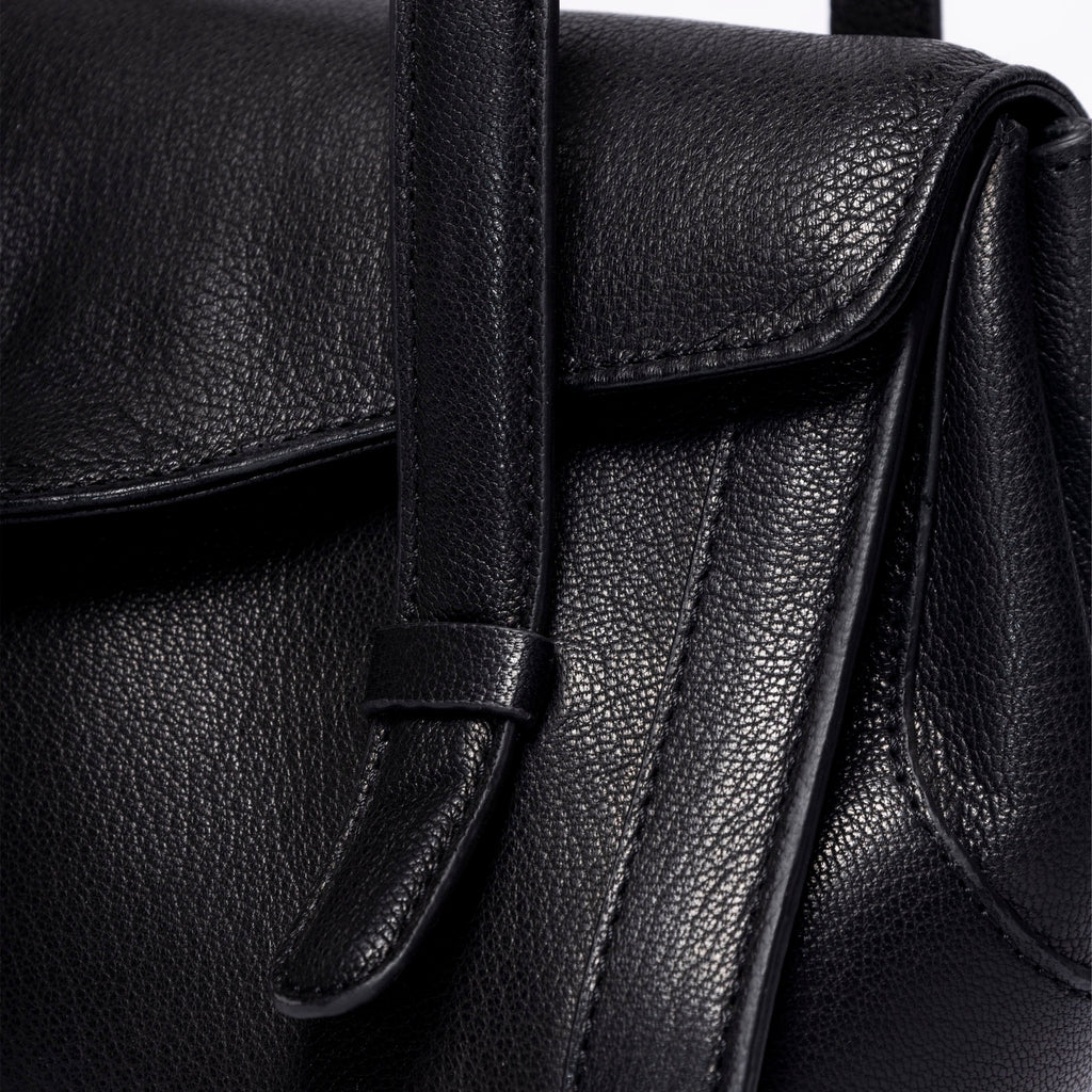 CYPHER BUCKET BAG