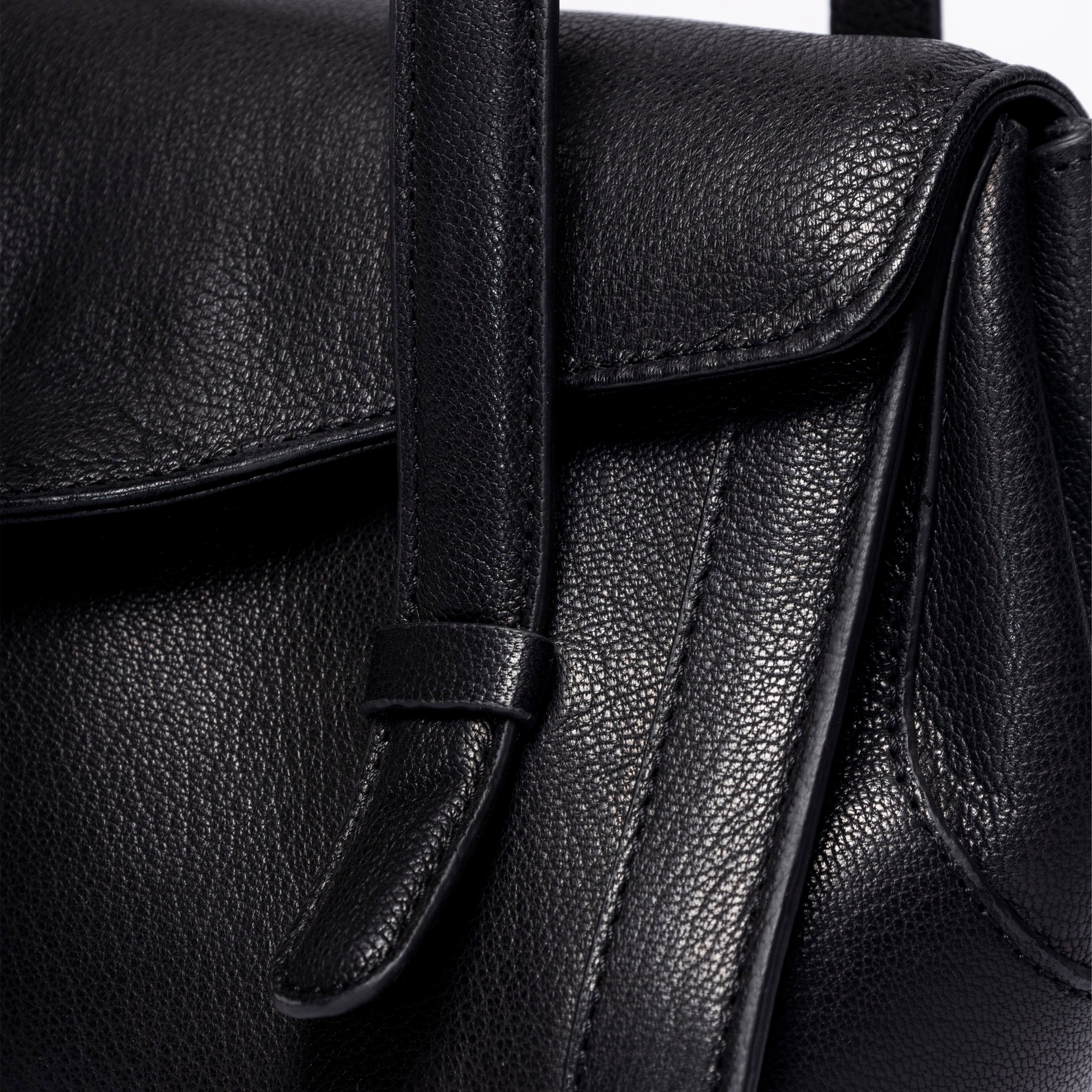 CYPHER BUCKET BAG