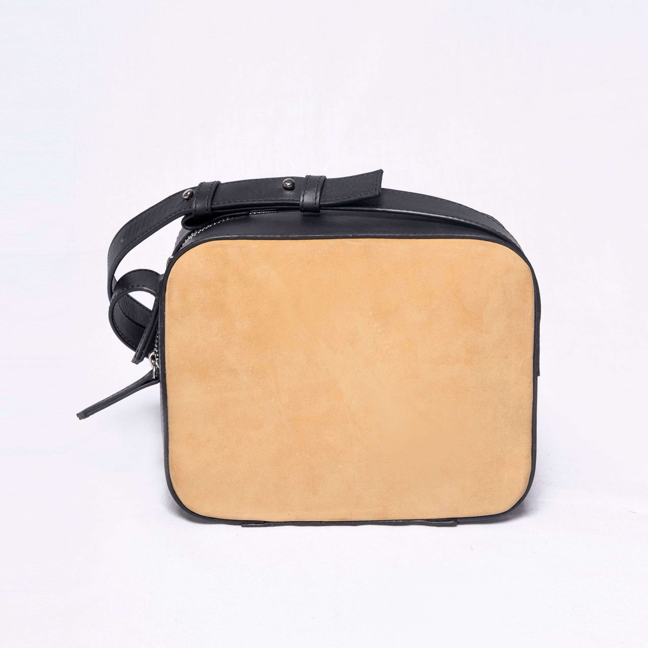 DELICATE CROSS BODY BAG