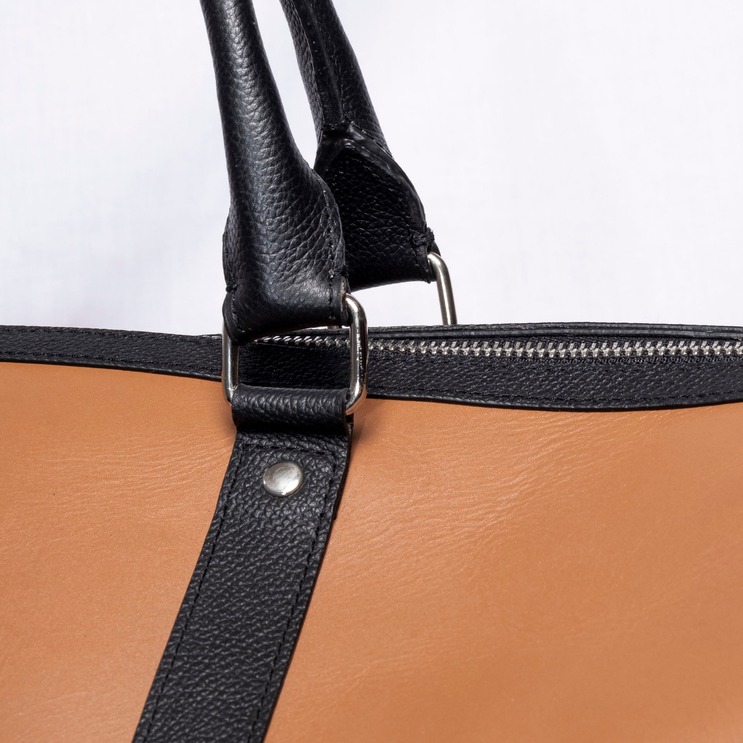 SMART CARRY DUFFLE BAG