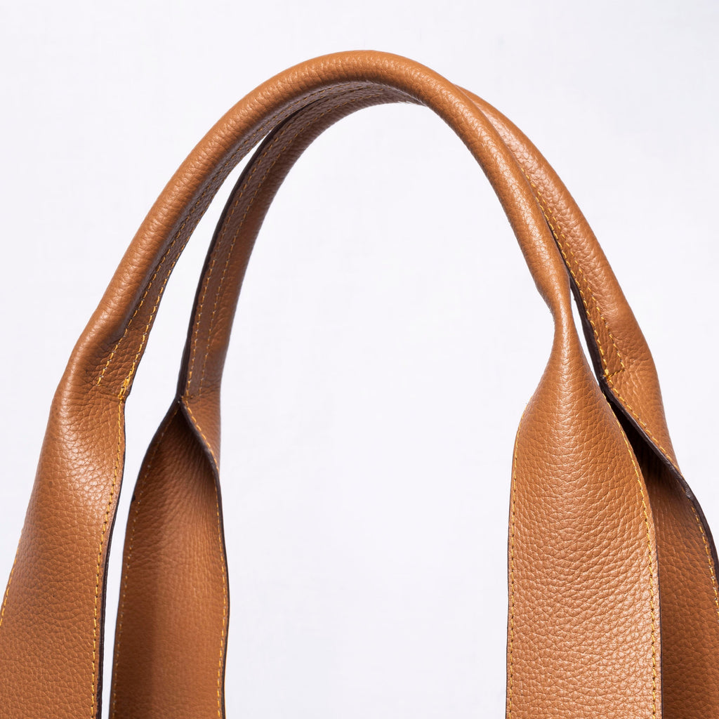 ESSENCE DUFFLE BAG
